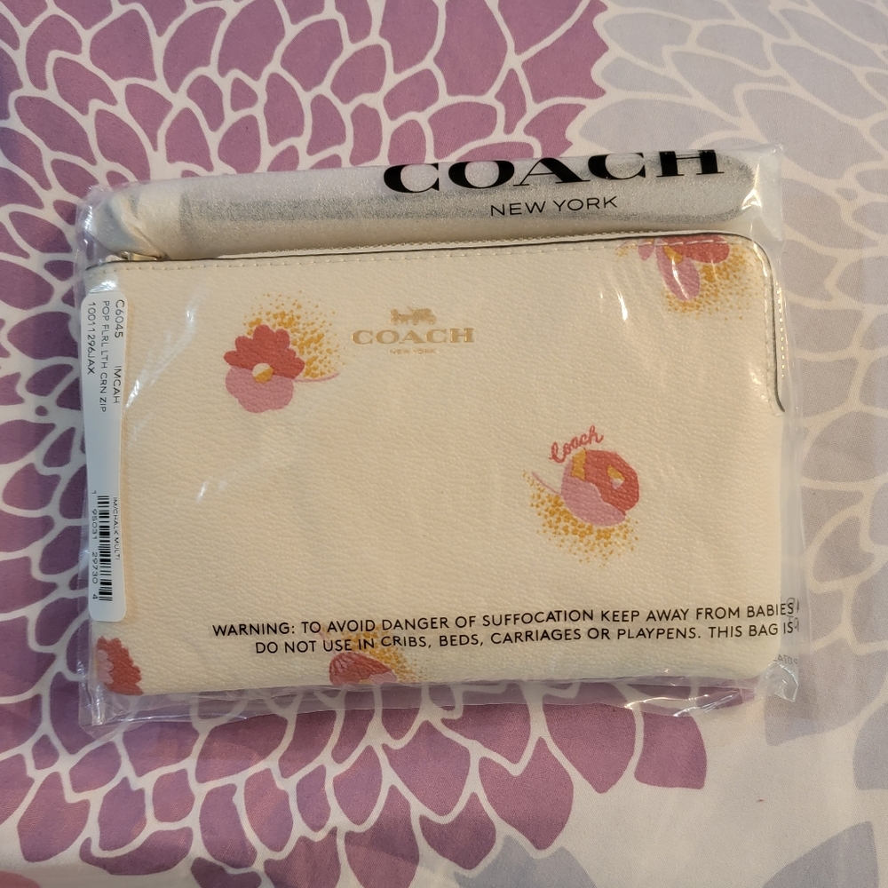 COACH CORNER ZIP WRISTLET WITH POP FLORAL PRINT - Picture 3 of 6